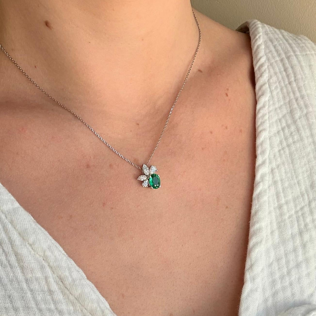 Collier en or gris 18 carats, émeraude de Zambie et diamants