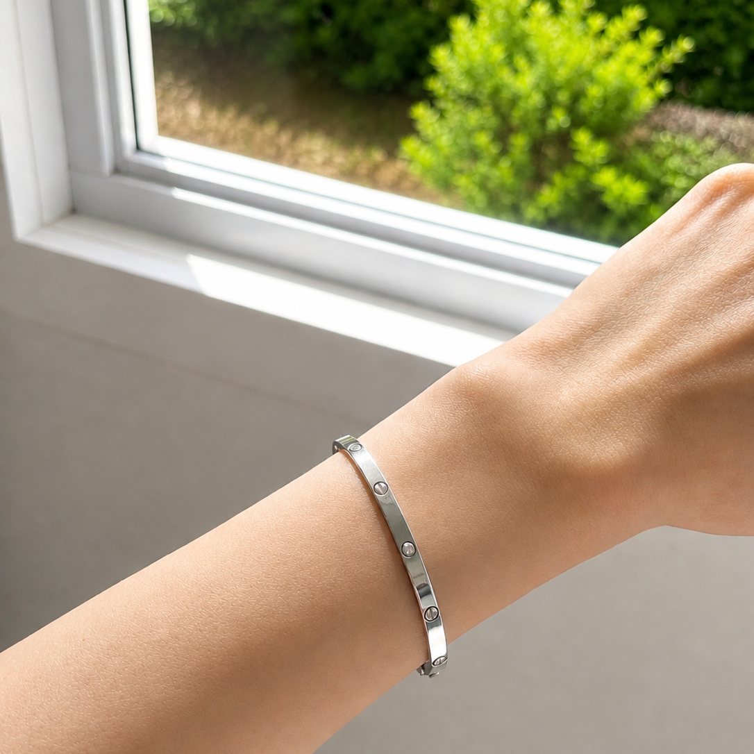 Bracelet jonc en or 9kt – 6 diamants