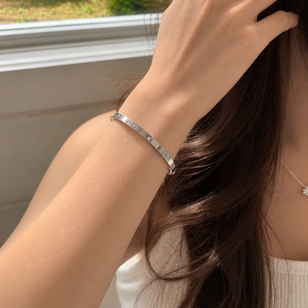 Bracelet jonc en or 9kt – 6 diamants