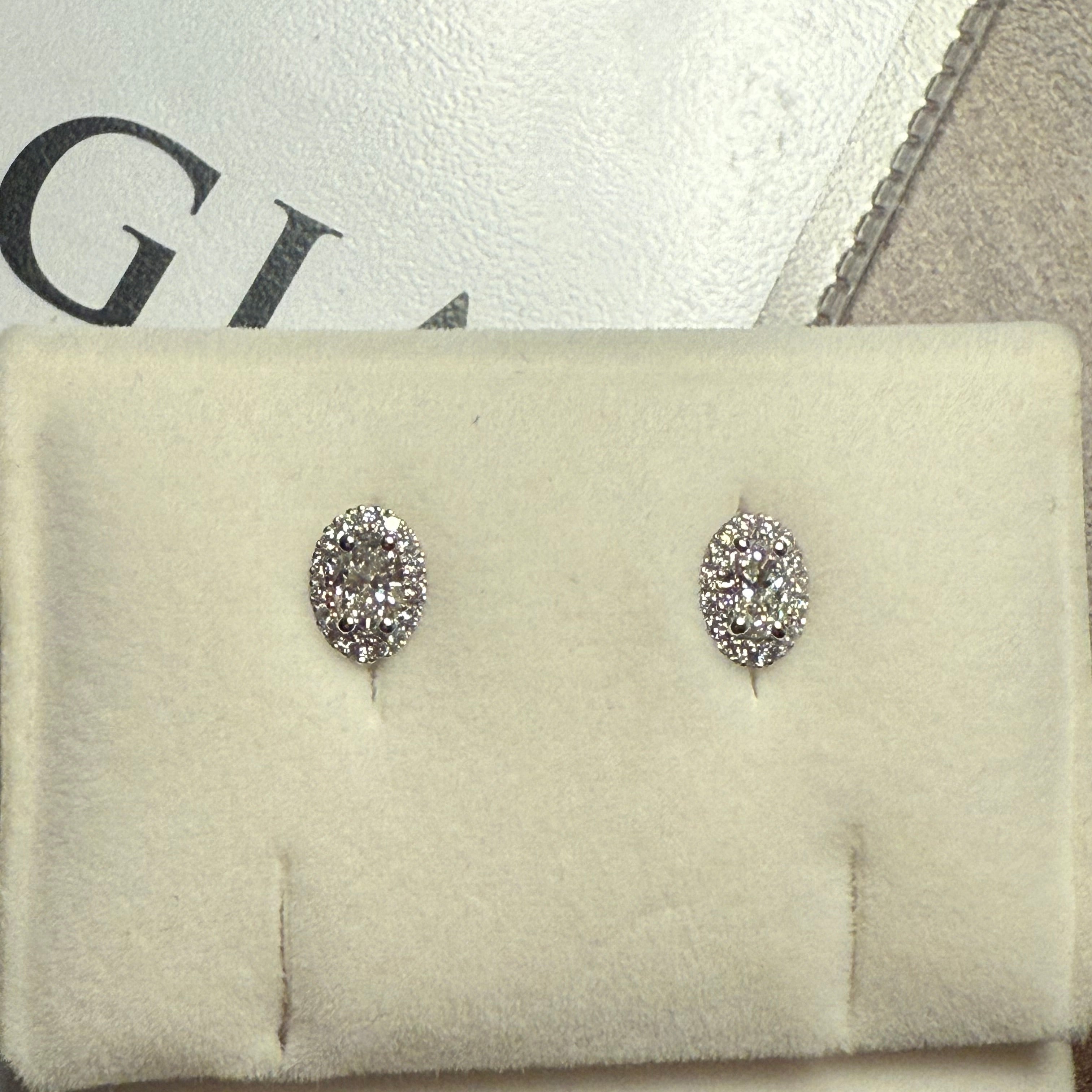 Boucles d’oreilles halo diamant – Or blanc 18 carats